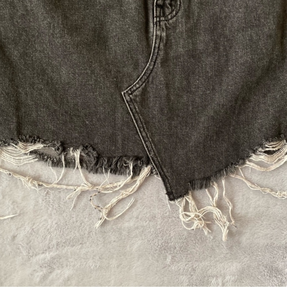 URBAN Outfitters BDG Gray Distressed Denim
Mini Skirt Medium - Picture 3 of 7
